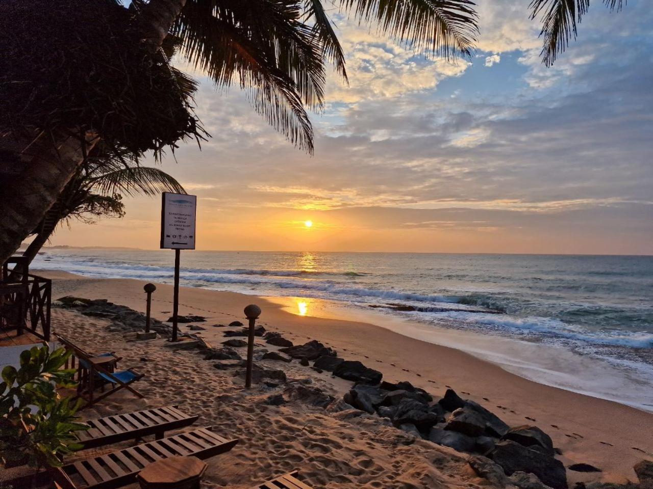 Panorama Beach Hotel Тангалла Экстерьер фото