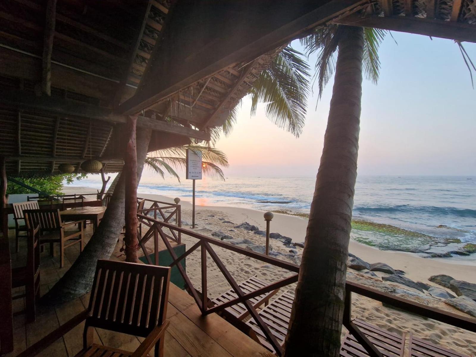 Panorama Beach Hotel Тангалла Экстерьер фото