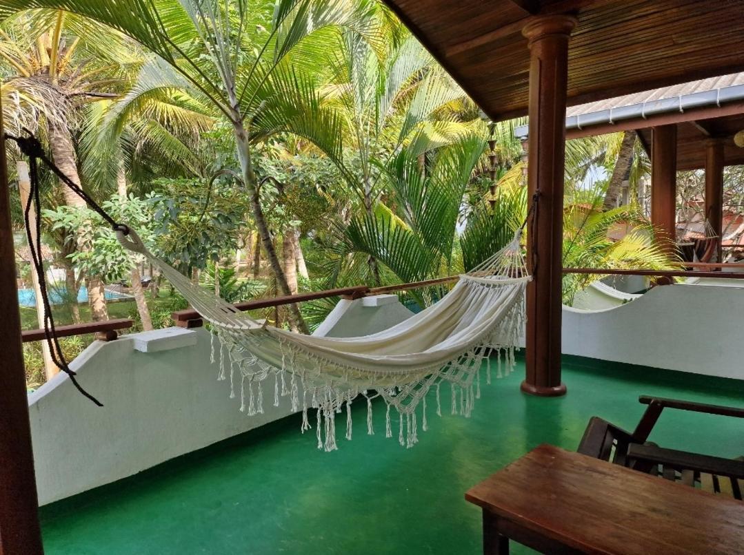 Panorama Beach Hotel Тангалла Экстерьер фото