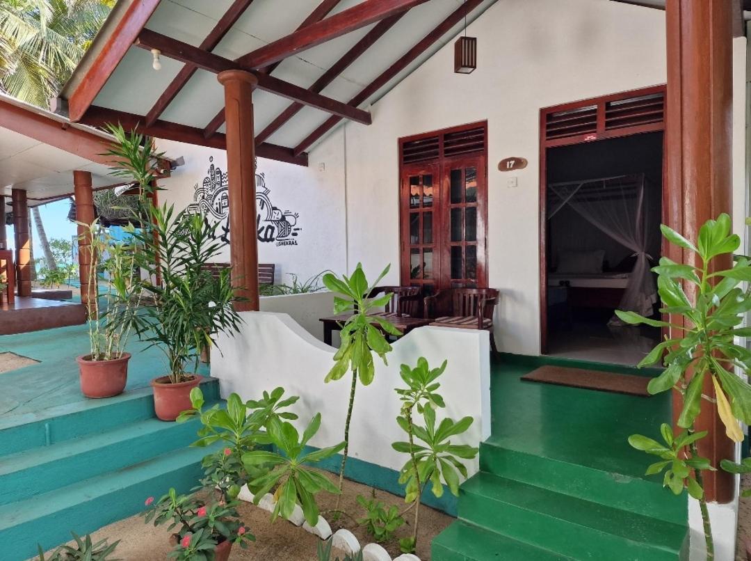 Panorama Beach Hotel Тангалла Экстерьер фото