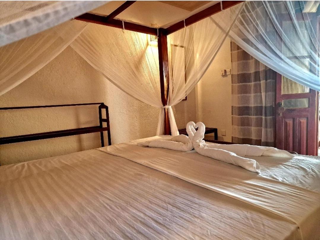 Panorama Beach Hotel Тангалла Экстерьер фото