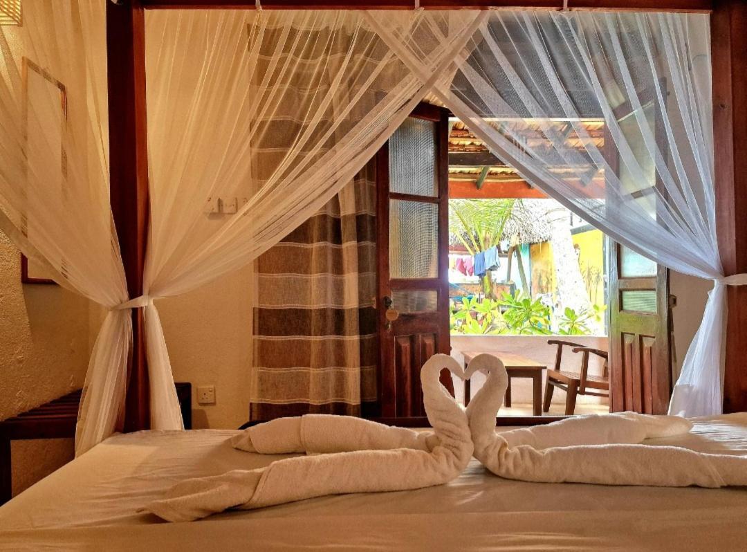 Panorama Beach Hotel Тангалла Экстерьер фото