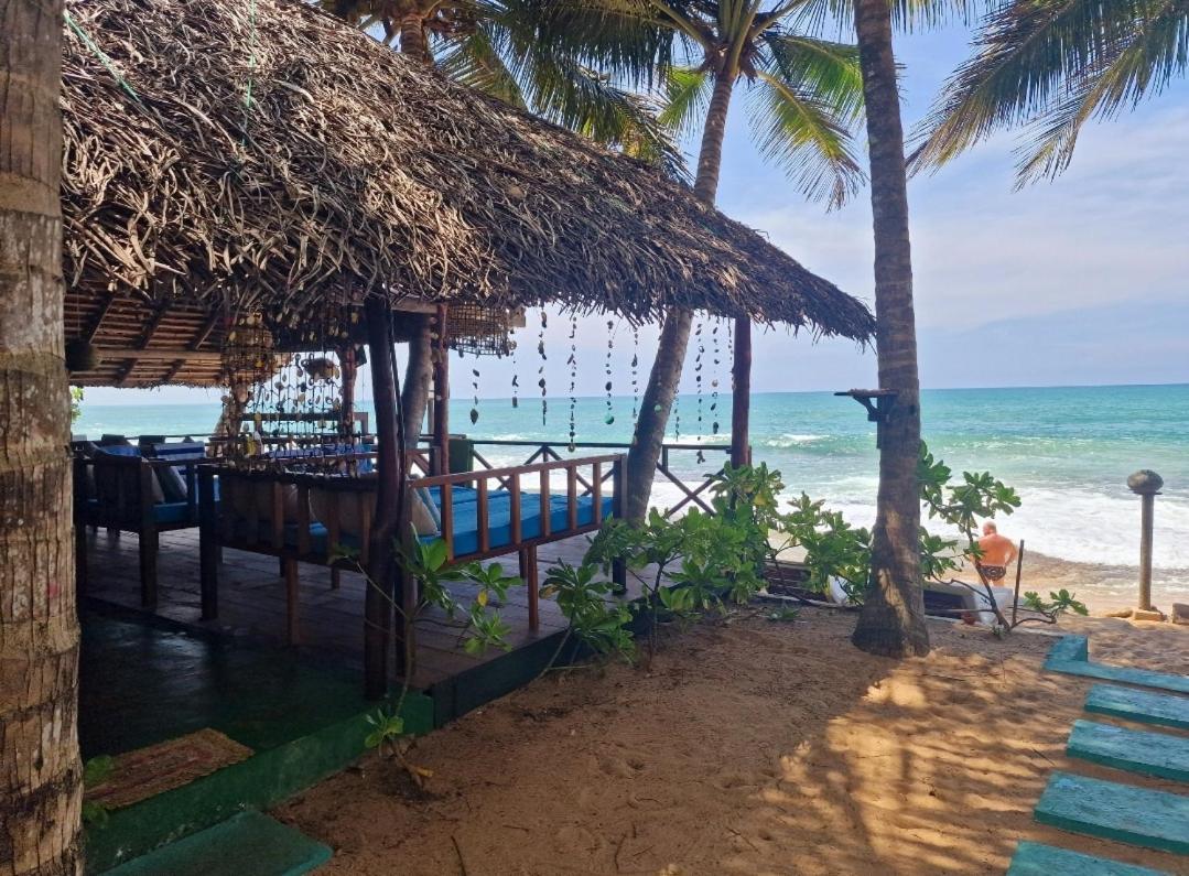Panorama Beach Hotel Тангалла Экстерьер фото